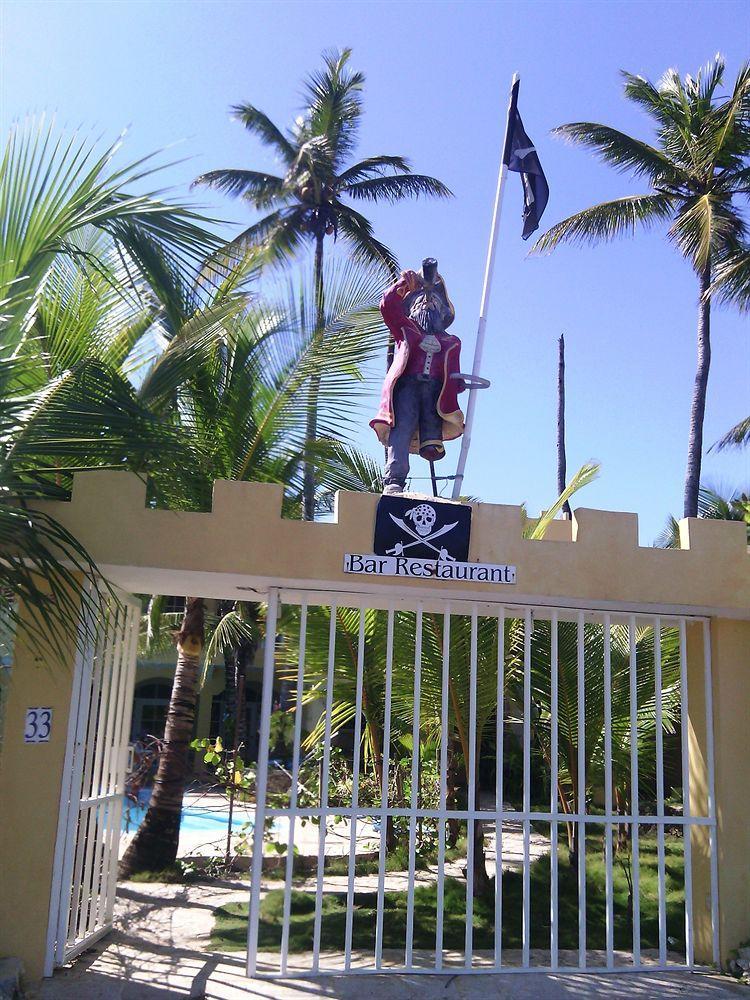 Hotel El Viejo Pirata Boca de Yuma Bagian luar foto