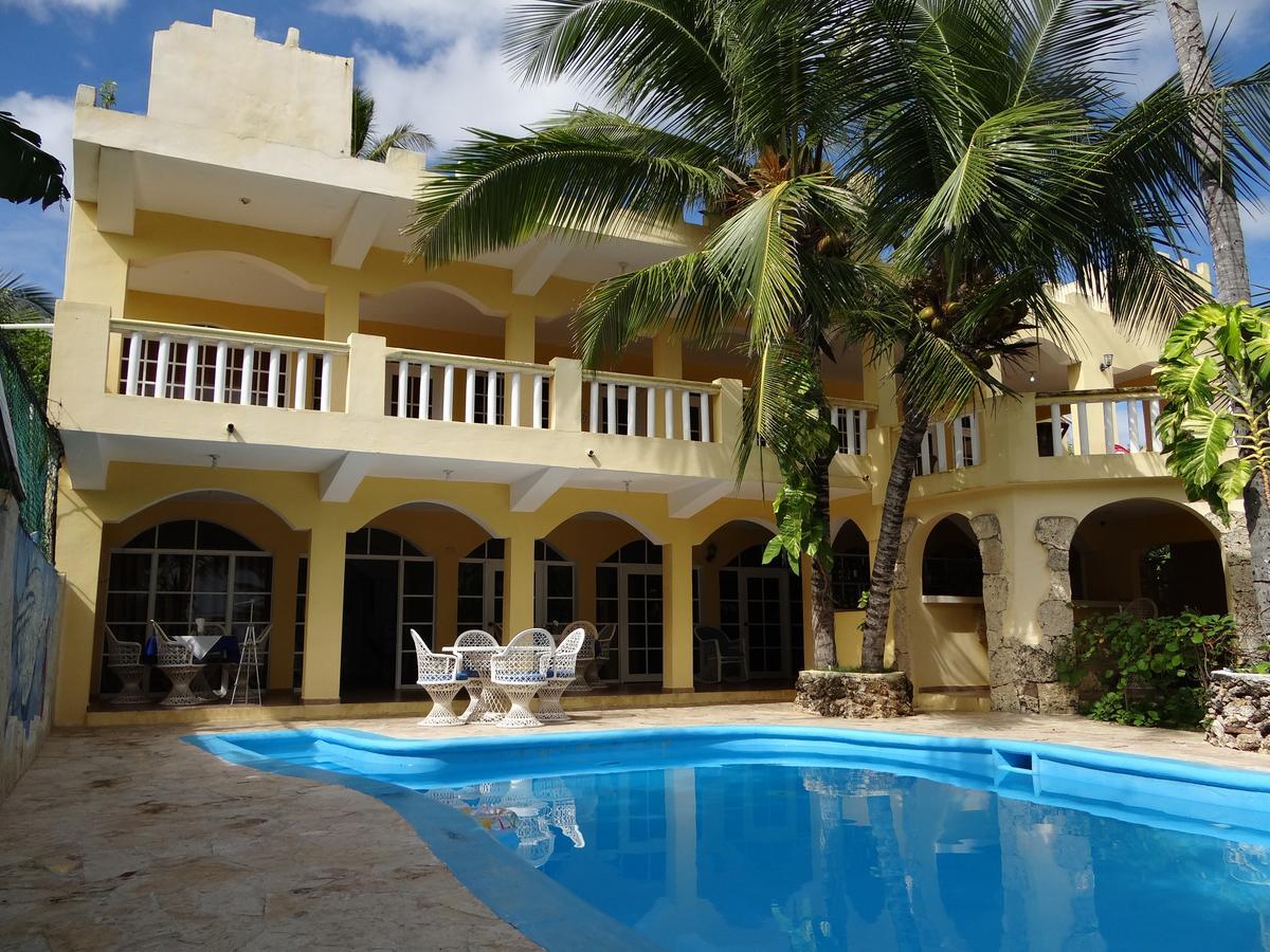 Hotel El Viejo Pirata Boca de Yuma Bagian luar foto