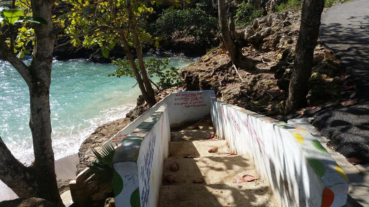 Hotel El Viejo Pirata Boca de Yuma Bagian luar foto