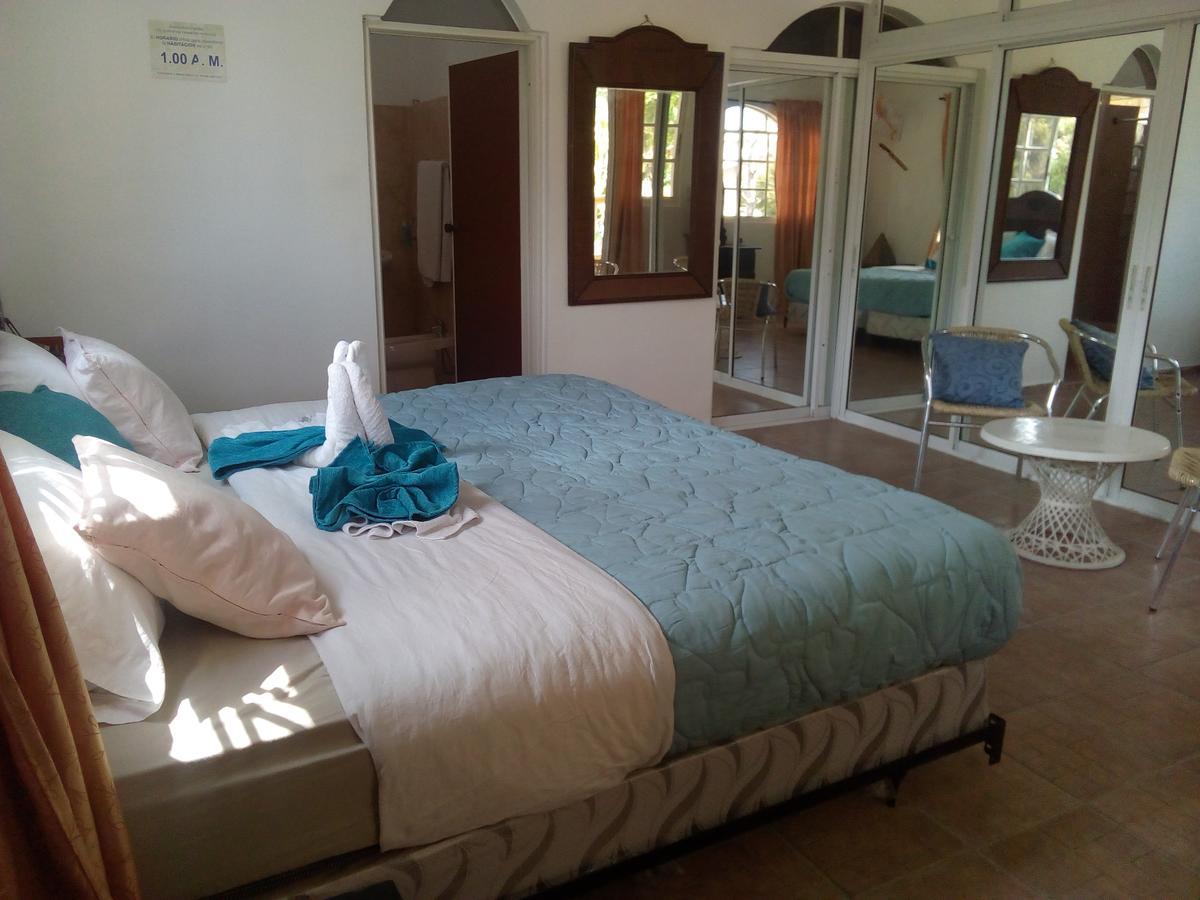 Hotel El Viejo Pirata Boca de Yuma Bagian luar foto