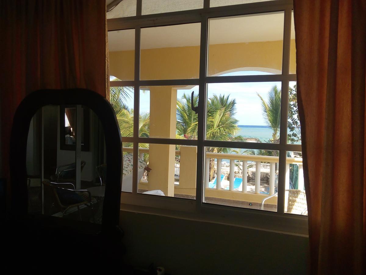 Hotel El Viejo Pirata Boca de Yuma Bagian luar foto